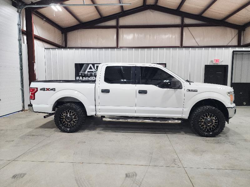 Ford F-150 4WD SuperCrew 145" XLT 2018