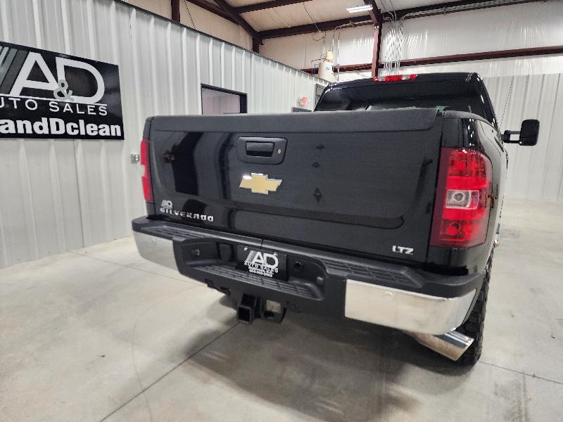 Chevrolet Silverado 2500HD 4WD Crew Cab 153.7" LTZ 2011