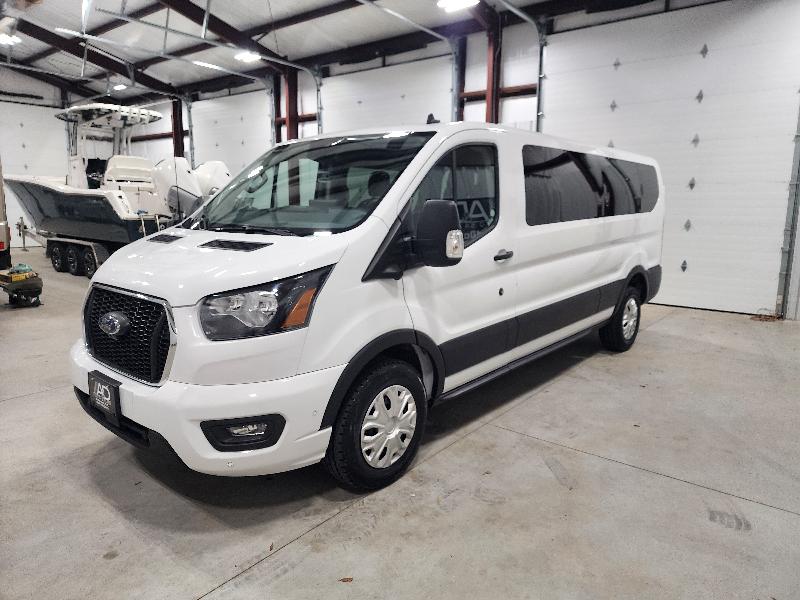Ford Transit Passenger Wagon T-350 148" Low Roof XLT RWD 2023