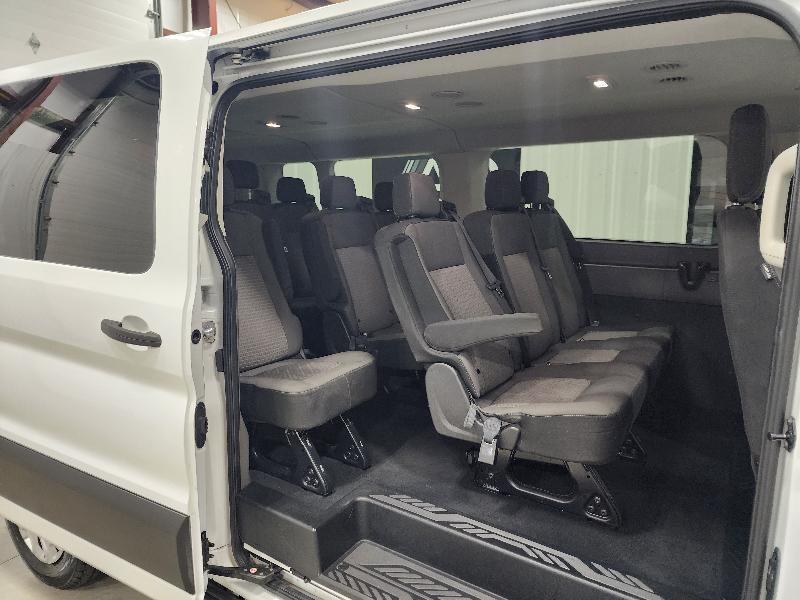 Ford Transit Passenger Wagon T-350 148" Low Roof XLT RWD 2023