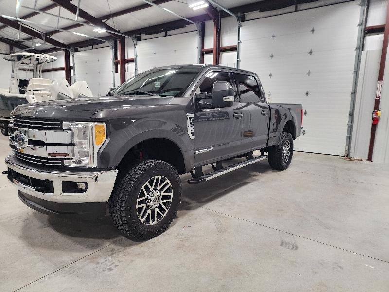 Ford Super Duty F-250 SRW Lariat 4WD Crew Cab 6.75' Box 2017