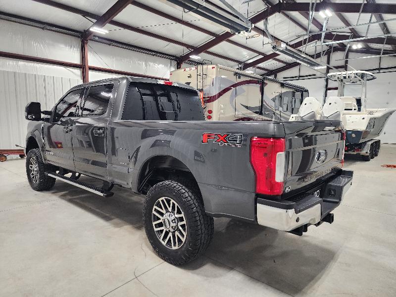 Ford Super Duty F-250 SRW Lariat 4WD Crew Cab 6.75' Box 2017