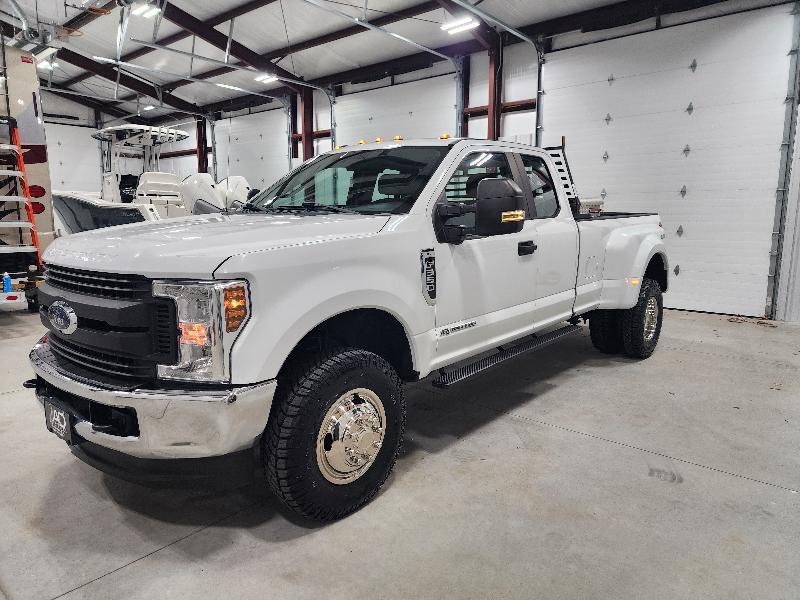 Ford Super Duty F-350 DRW XL 4WD SuperCab 8' Box 2019
