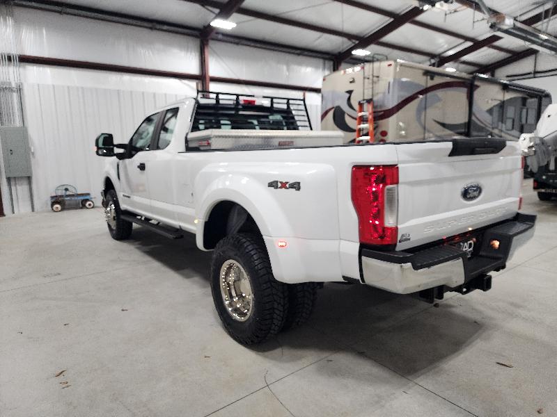 Ford Super Duty F-350 DRW XL 4WD SuperCab 8' Box 2019