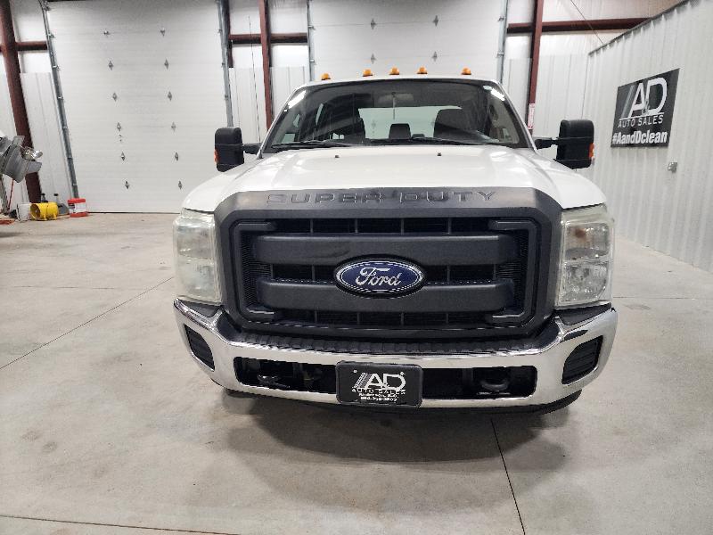 Ford Super Duty F-350 DRW 2WD Crew Cab 176" WB 60" CA Lariat 2015