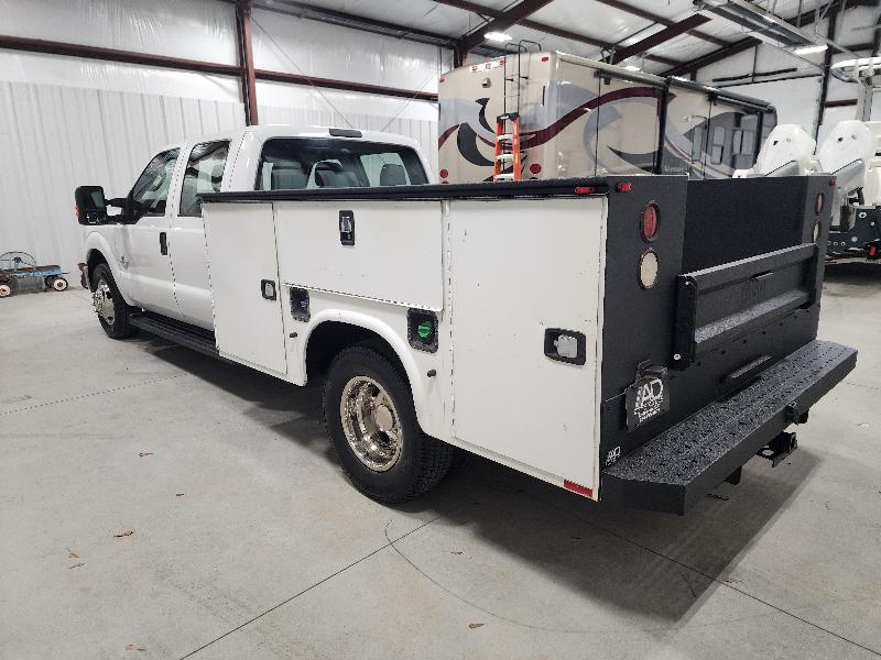 Ford Super Duty F-350 DRW 2WD Crew Cab 176" WB 60" CA Lariat 2015