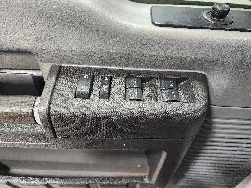 Ford Super Duty F-350 DRW 2WD Crew Cab 176" WB 60" CA Lariat 2015