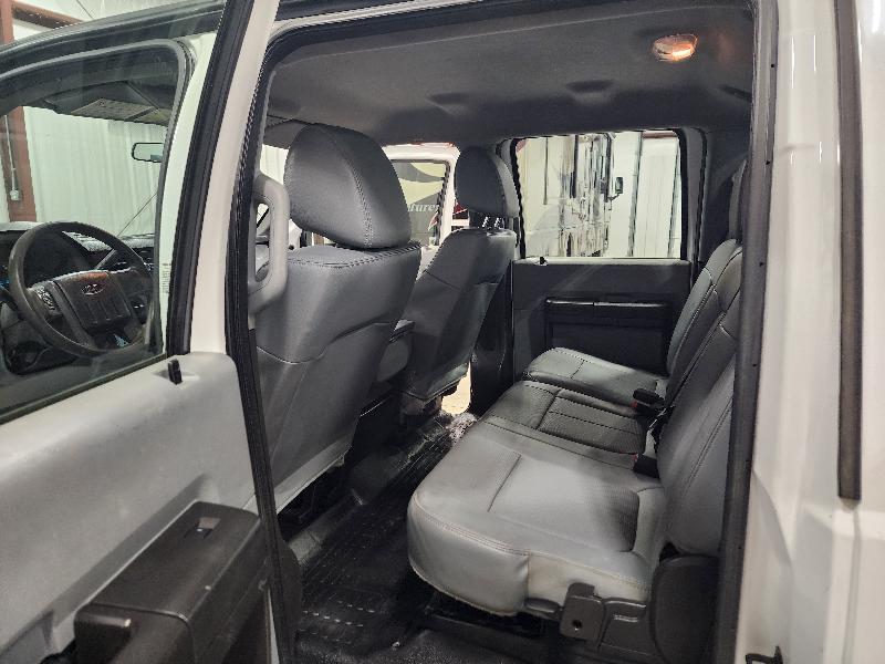 Ford Super Duty F-350 DRW 2WD Crew Cab 176" WB 60" CA Lariat 2015