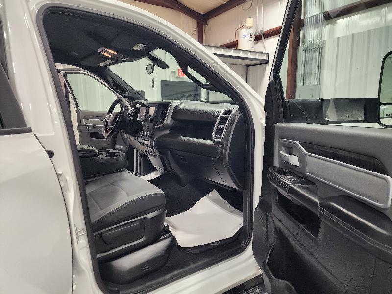 RAM 2500 Big Horn 4x4 Crew Cab 8' Box 2021