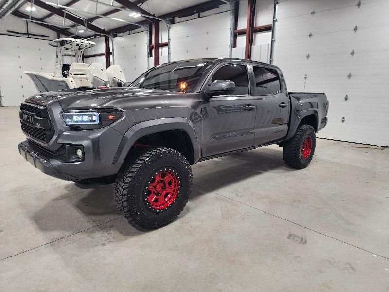Toyota Tacoma 4WD Double Cab V6 AT TRD Sport (Natl) 2017