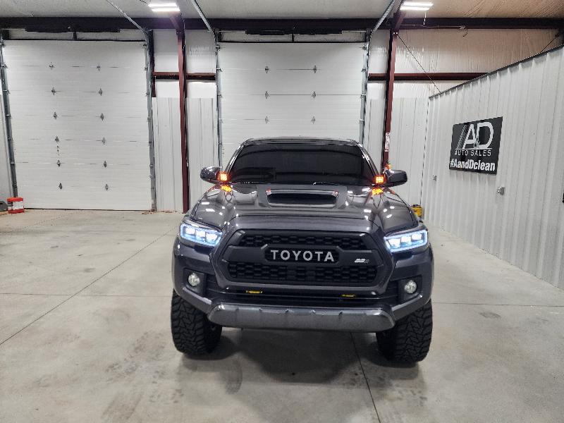 Toyota Tacoma 4WD Double Cab V6 AT TRD Sport (Natl) 2017