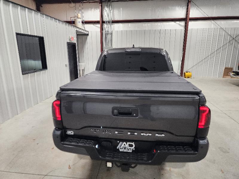 Toyota Tacoma 4WD Double Cab V6 AT TRD Sport (Natl) 2017