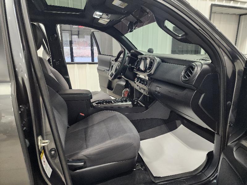 Toyota Tacoma 4WD Double Cab V6 AT TRD Sport (Natl) 2017