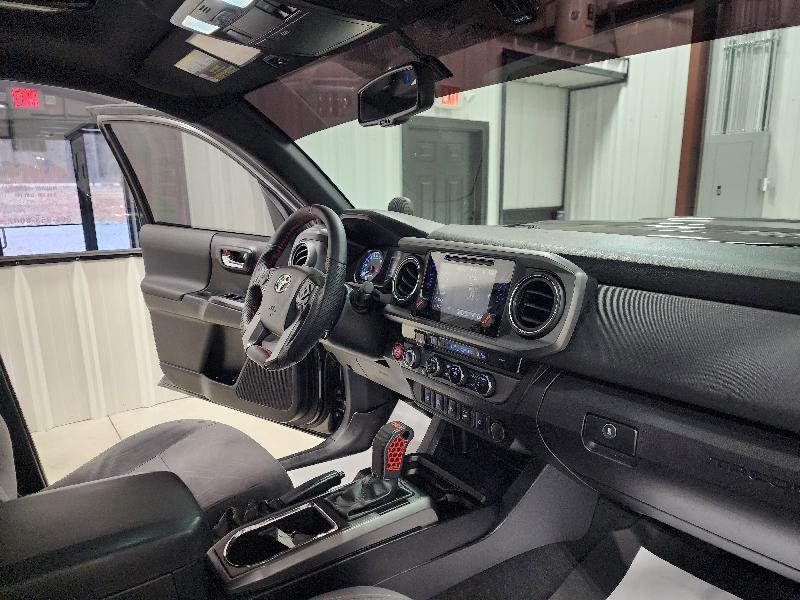 Toyota Tacoma 4WD Double Cab V6 AT TRD Sport (Natl) 2017