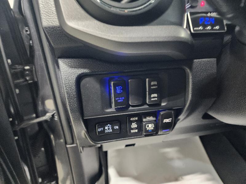 Toyota Tacoma 4WD Double Cab V6 AT TRD Sport (Natl) 2017