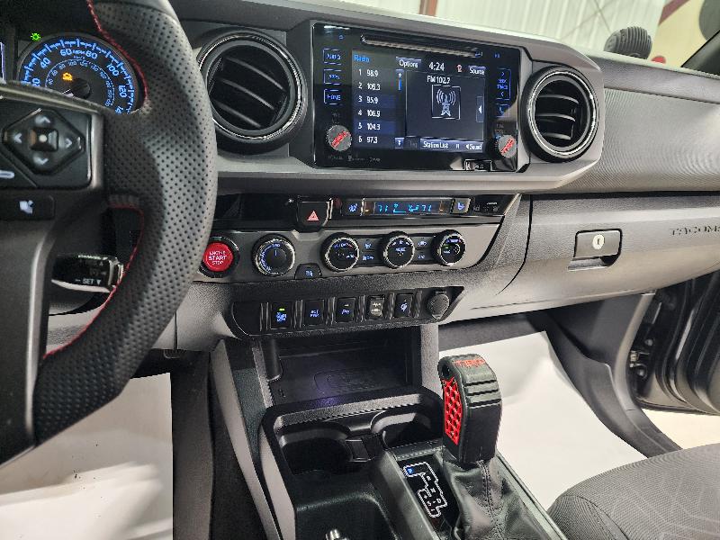 Toyota Tacoma 4WD Double Cab V6 AT TRD Sport (Natl) 2017