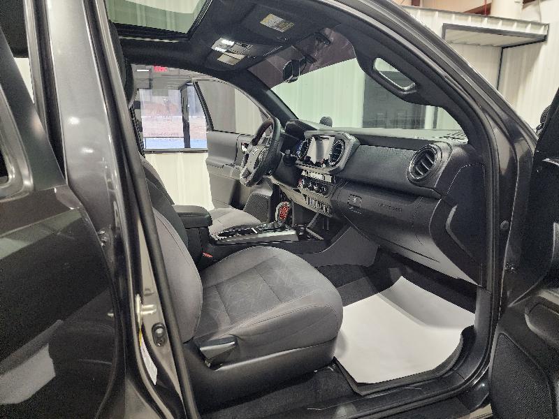 Toyota Tacoma 4WD Double Cab V6 AT TRD Sport (Natl) 2017