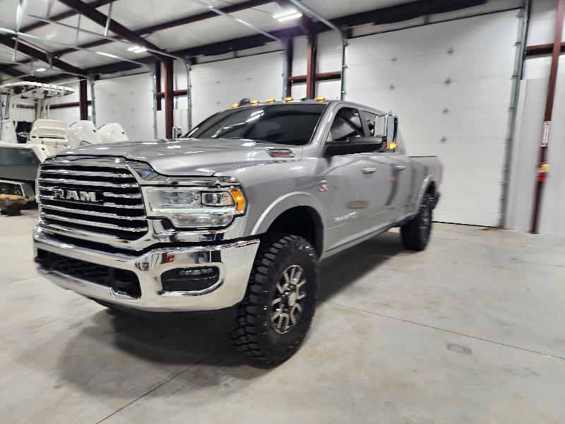 RAM 3500 Longhorn 4x4 Mega Cab 6'4" Box 2021