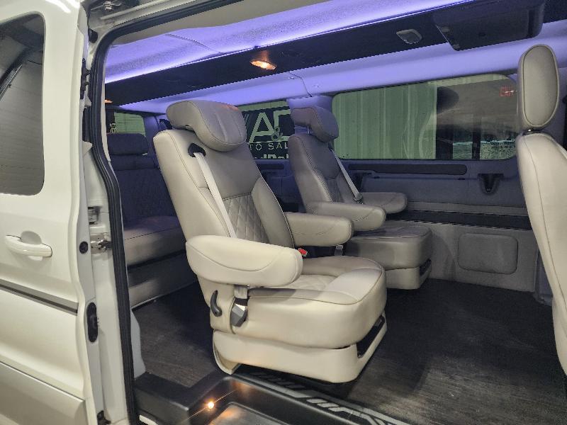 Ford Transit Wagon T-150 130" Low Roof XLT Sliding RH Dr 2017