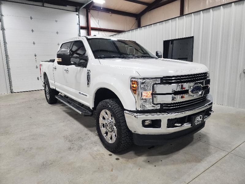 Ford Super Duty F-350 SRW 4WD Crew Cab 156" Lariat 2018