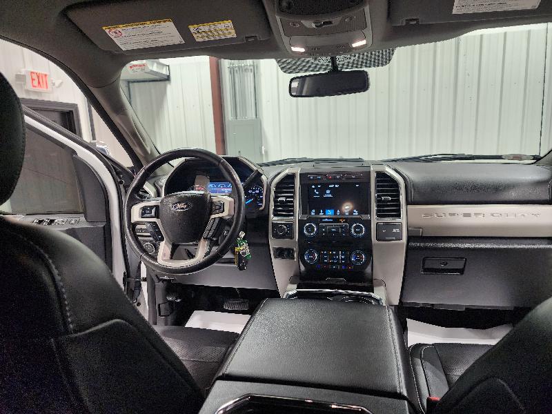 Ford Super Duty F-350 SRW 4WD Crew Cab 156" Lariat 2018