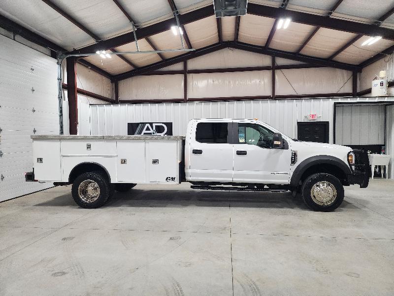 Ford Super Duty F-550 DRW 2WD Crew Cab 200" WB 84" CA XL 2019