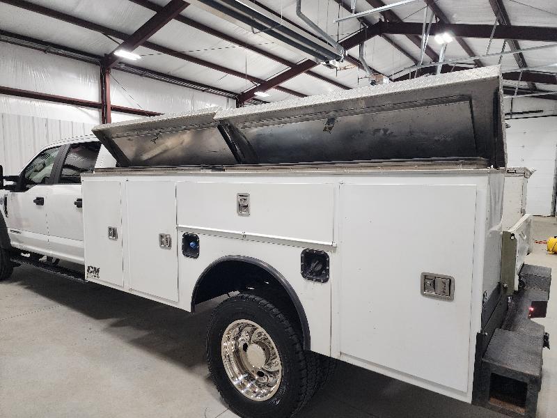Ford Super Duty F-550 DRW 2WD Crew Cab 200" WB 84" CA XL 2019