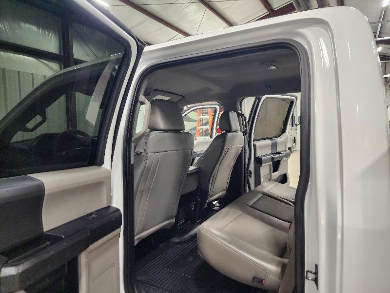 Ford Super Duty F-550 DRW 2WD Crew Cab 200" WB 84" CA XL 2019