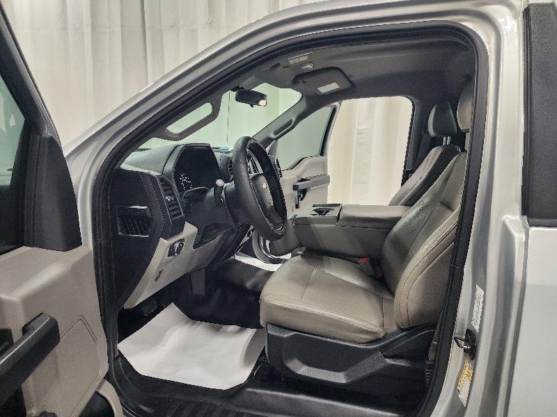 Ford F-150 4WD Reg Cab 141" XL 2016