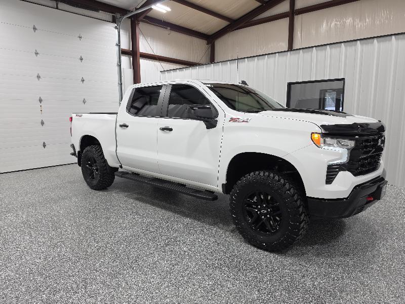 Chevrolet Silverado 1500 4WD Crew Cab 147" LT Trail Boss 2024