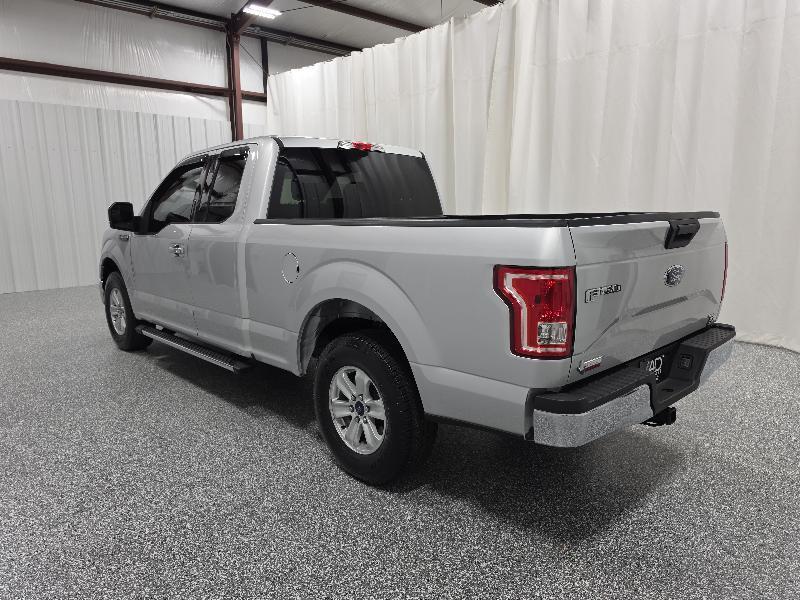 Ford F-150 2WD SuperCab 145" XLT 2015