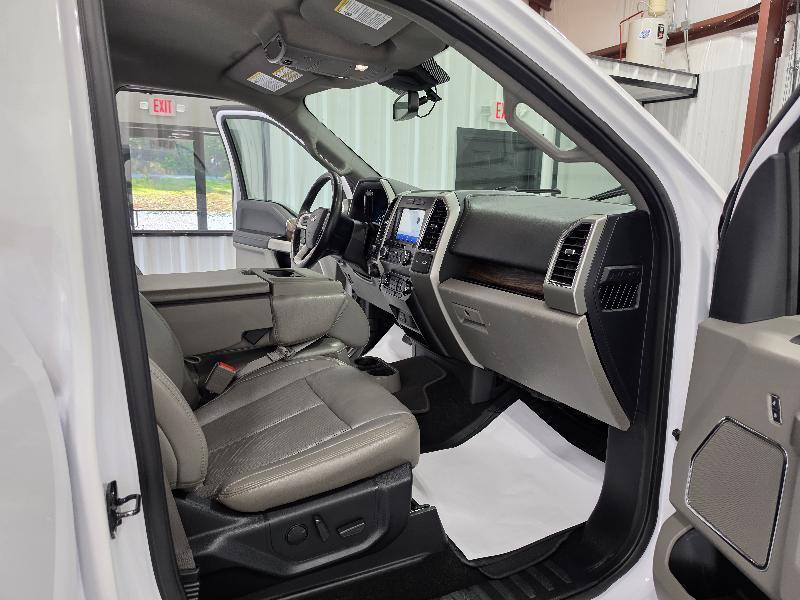 Ford F-150 4WD SuperCrew 145" Lariat 2019