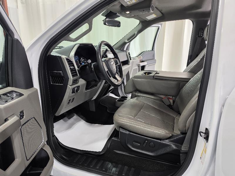 Ford F-150 4WD SuperCrew 145" Lariat 2019