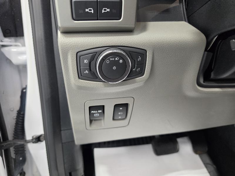 Ford F-150 4WD SuperCrew 145" Lariat 2019