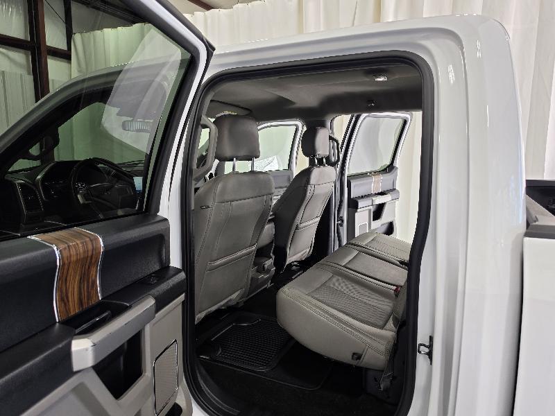 Ford F-150 4WD SuperCrew 145" Lariat 2019