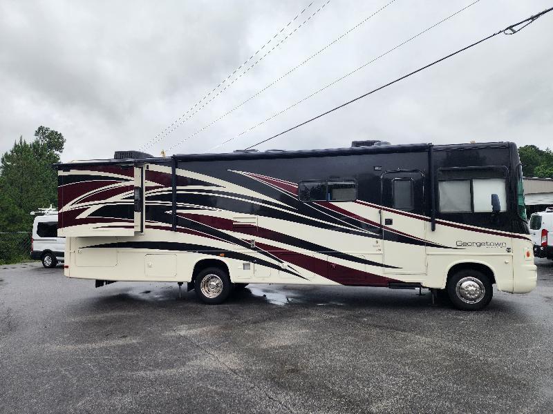 Ford Super Duty F-53 Motorhome Stripped Chassis 208" DRW 2012