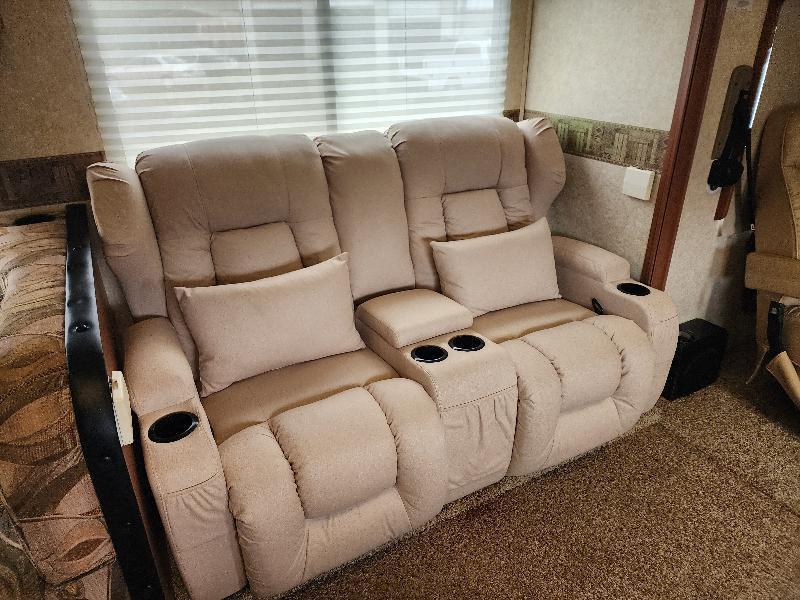 Ford Super Duty F-53 Motorhome Stripped Chassis 208" DRW 2012