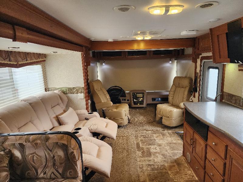 Ford Super Duty F-53 Motorhome Stripped Chassis 208" DRW 2012