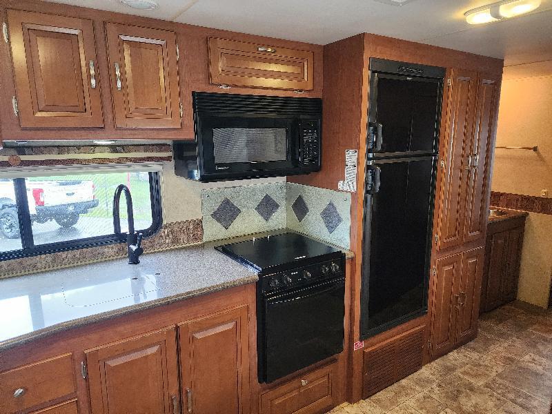 Ford Super Duty F-53 Motorhome Stripped Chassis 208" DRW 2012