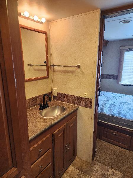 Ford Super Duty F-53 Motorhome Stripped Chassis 208" DRW 2012