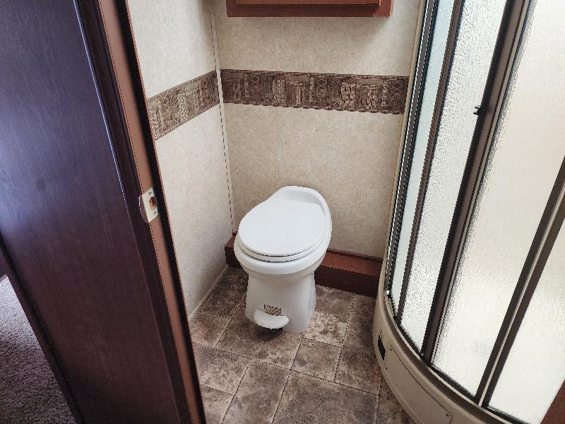 Ford Super Duty F-53 Motorhome Stripped Chassis 208" DRW 2012