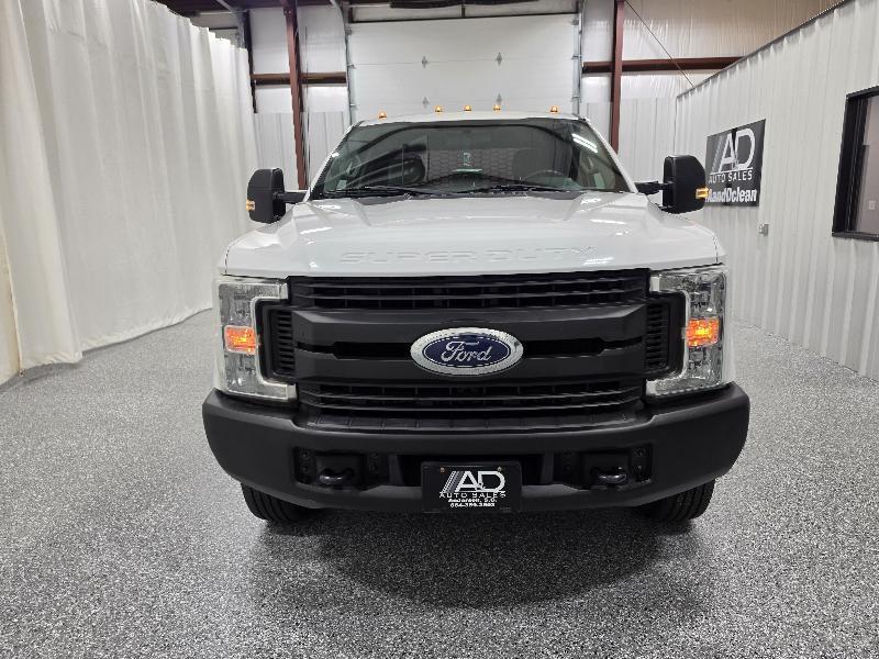 Ford Super Duty F-350 DRW XL 4WD SuperCab 168" WB 60" CA 2018