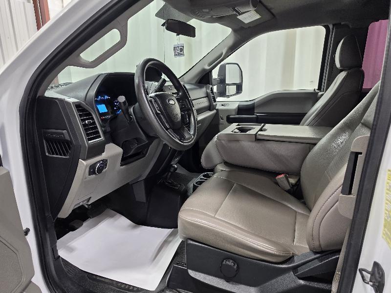 Ford Super Duty F-350 DRW XL 4WD SuperCab 168" WB 60" CA 2018