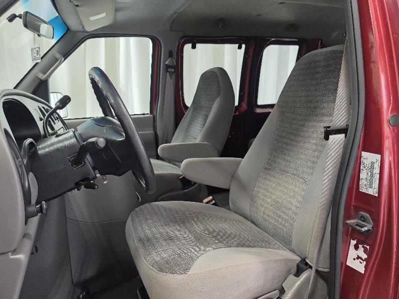 Ford Econoline Cargo Van E-350 2001
