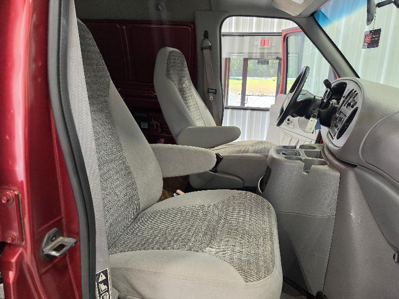 Ford Econoline Cargo Van E-350 2001