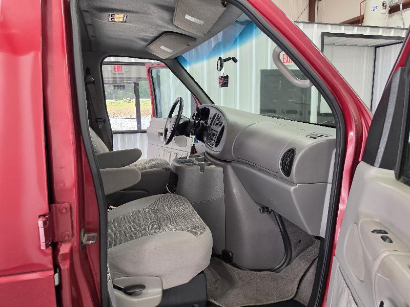 Ford Econoline Cargo Van E-350 2001