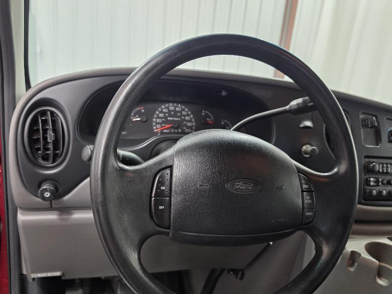 Ford Econoline Cargo Van E-350 2001