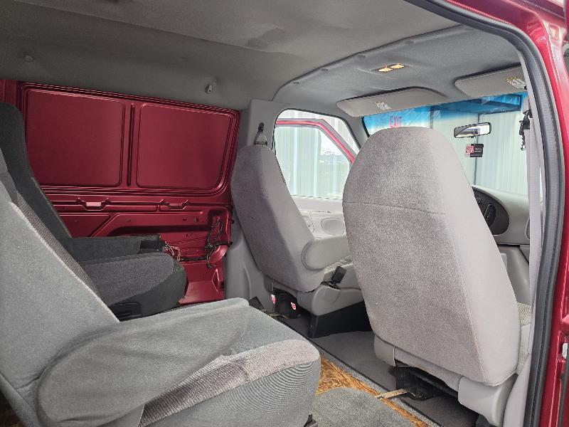 Ford Econoline Cargo Van E-350 2001