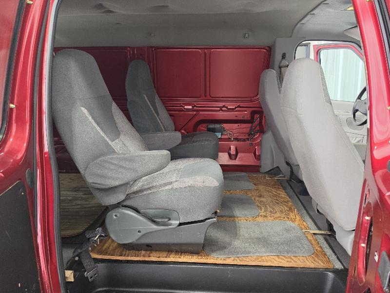 Ford Econoline Cargo Van E-350 2001