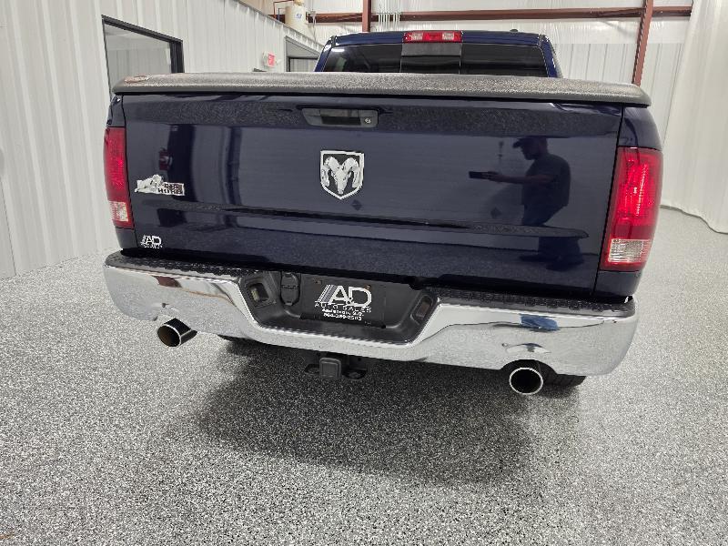 RAM 1500 2WD Crew Cab 140.5" SLT 2012